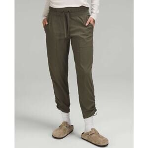 Lululemon Dance Studio Mid-Rise Cropped Pants Army Green Womens Size 4‎ EUC